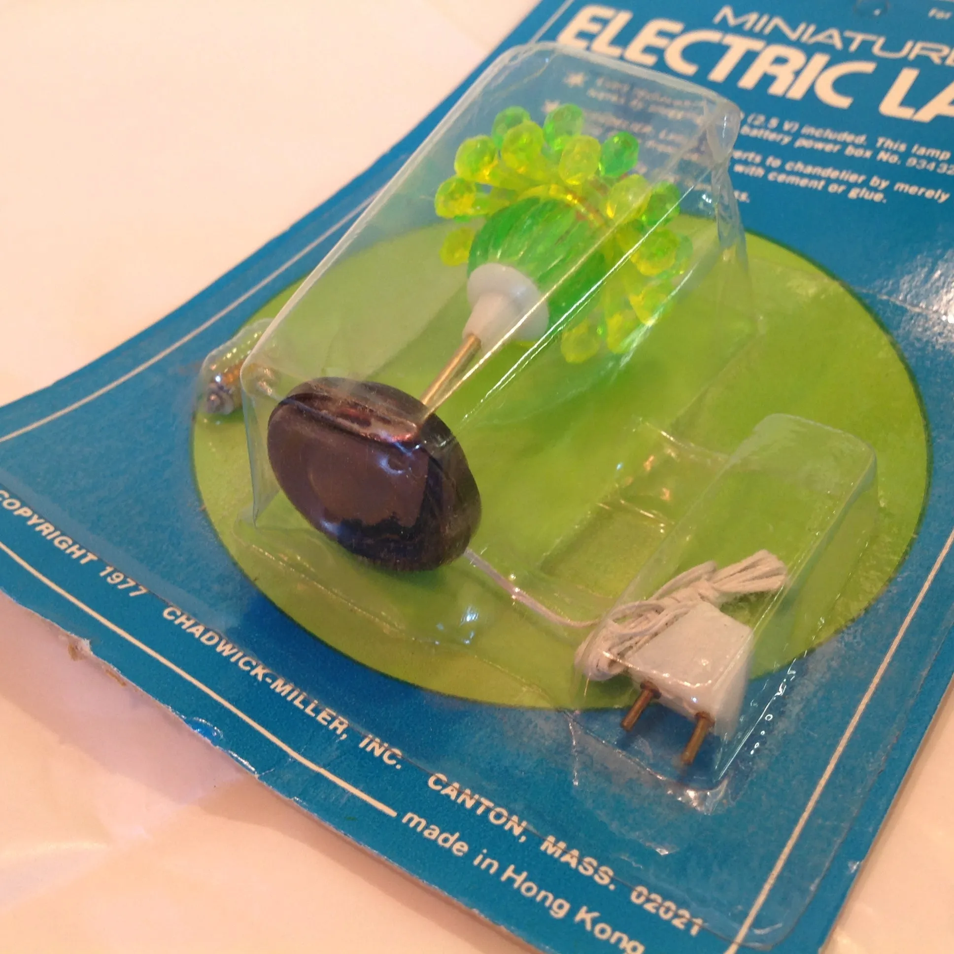 Vintage 1977 NOS Chadwick-Miller Dollhouse Miniature Electric Lamp No. 93433 Green Orange Pendant