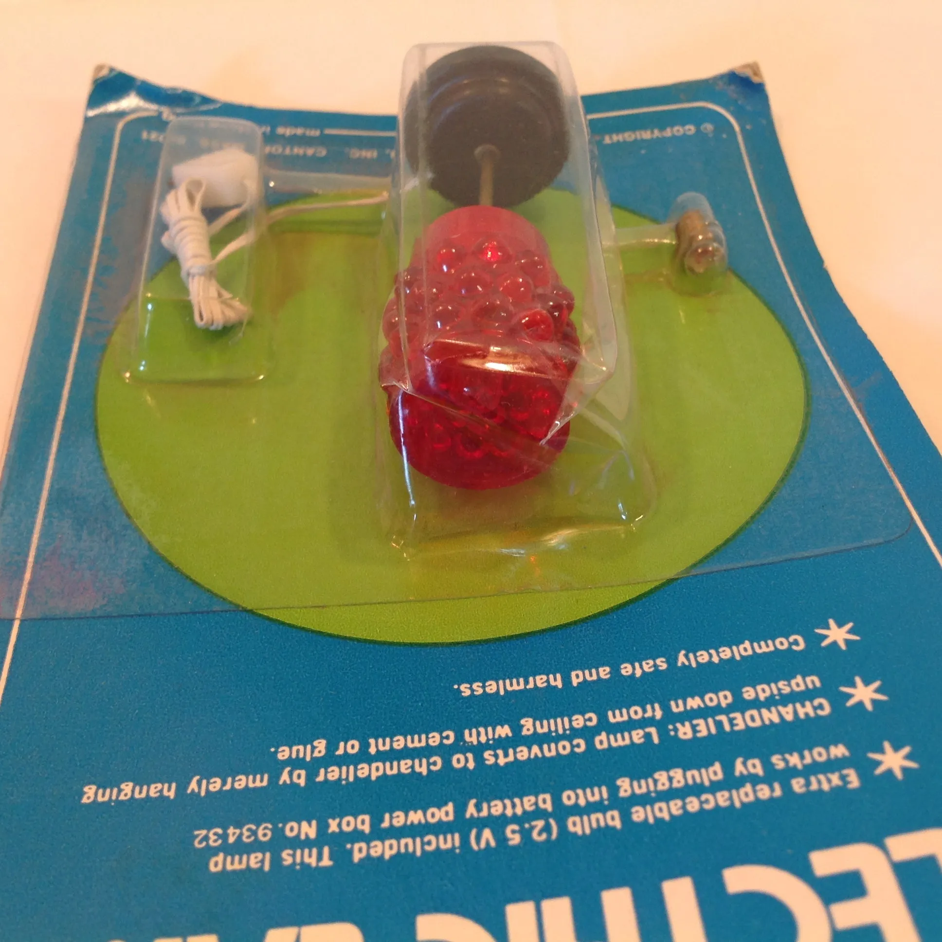 Vintage 1977 NOS Chadwick-Miller Dollhouse Miniature Electric Lamp No. 93441 Red Bubble Shade