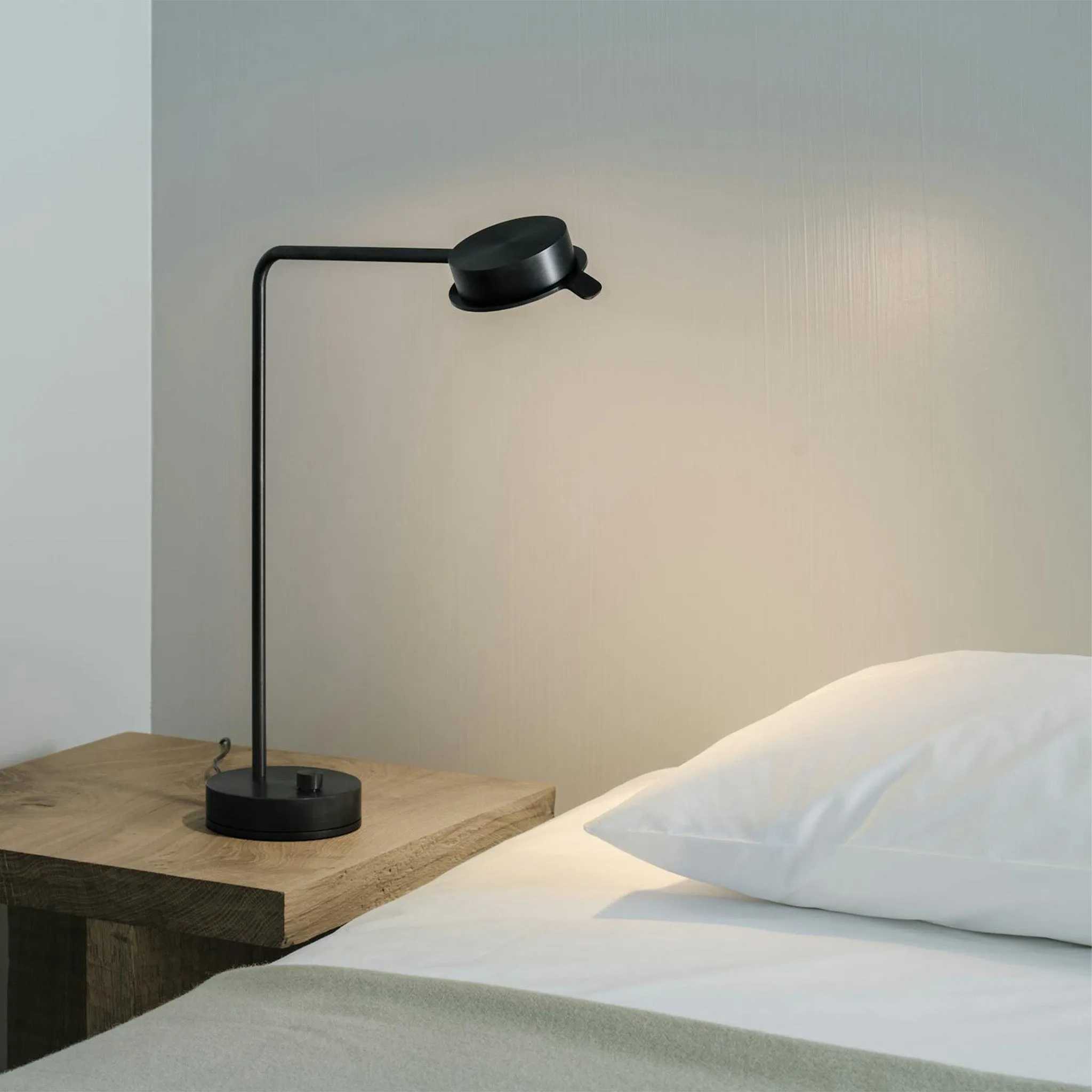w102 Chipperfield Table Lamp